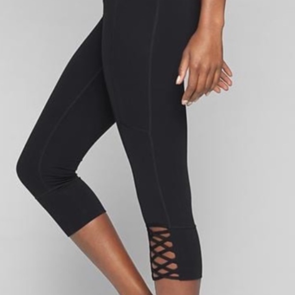 Athleta Mind Over Mat Capri Leggings